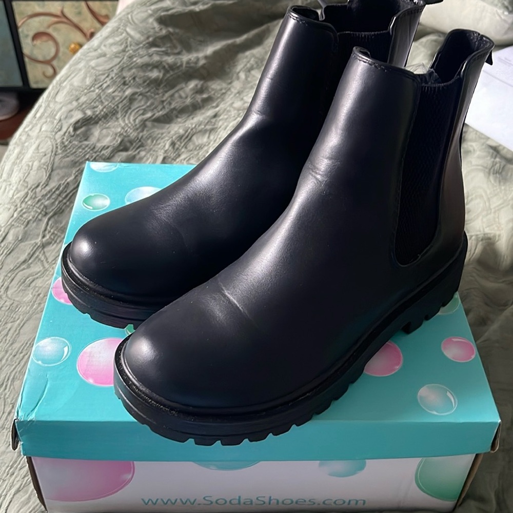 Soda mini lug ankle boots in black